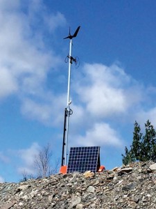 Many pieces of heavy mining equipment are monitored at the Hollinger mine in Timmins using a wireless system capable of working in an area surrounded by other communication channels.