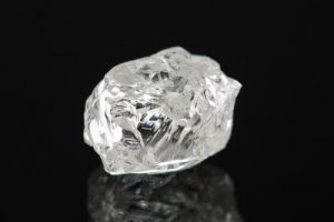 A 2.84-ct white diamond is valued at US$2,640 per carat.