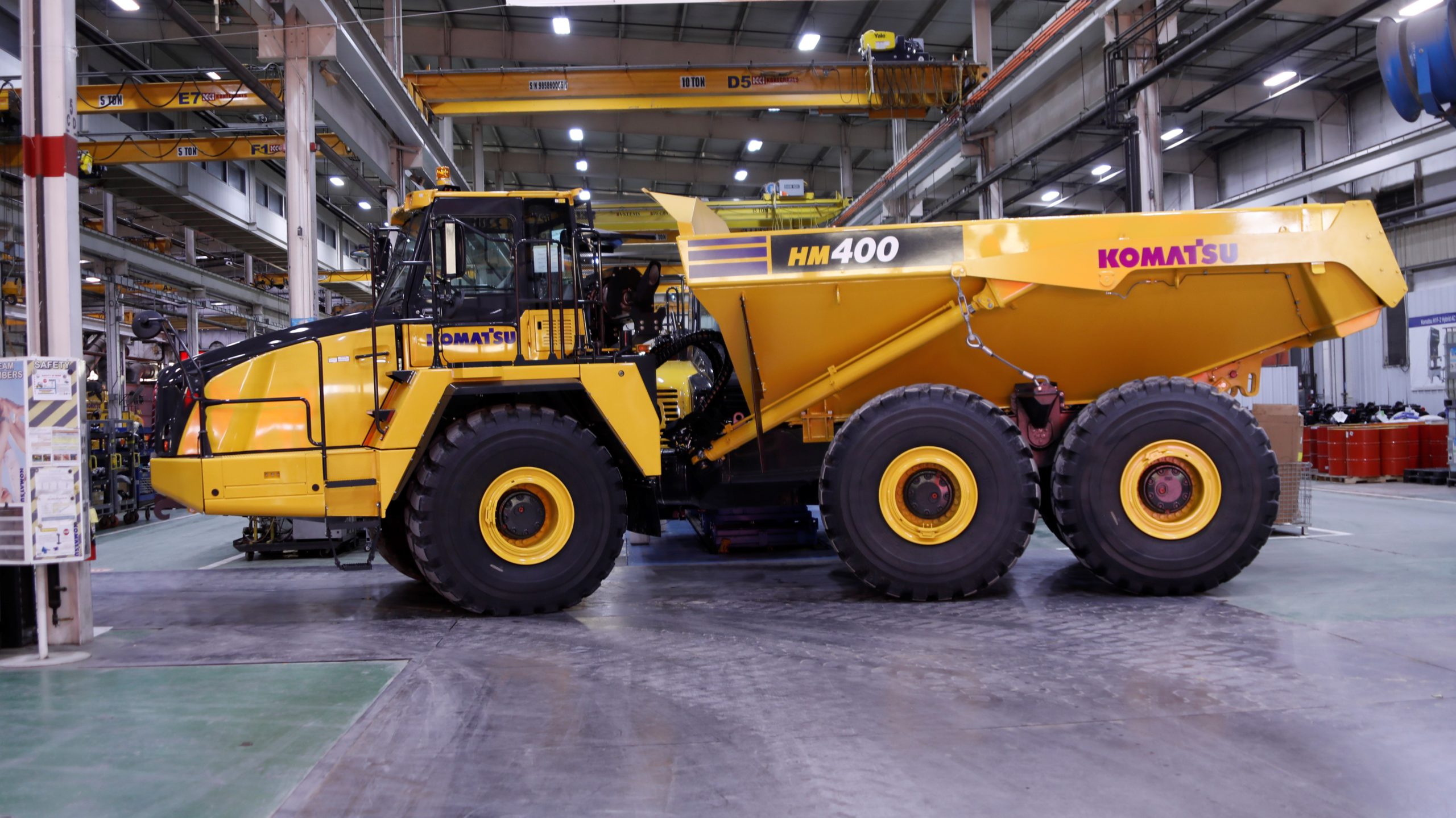 First Gear 1/50 Komatsu HM400-5 Articulated Dump Truck Diecast Model - Yellow, 50-3347