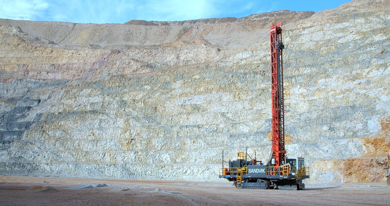 DRILLING Sandvik adds DR410i rotary blast hole drill to its iSeries